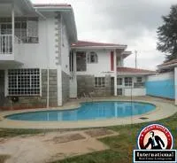 Casa en renta en El Mirador, amueblada y con jardín — foto 2