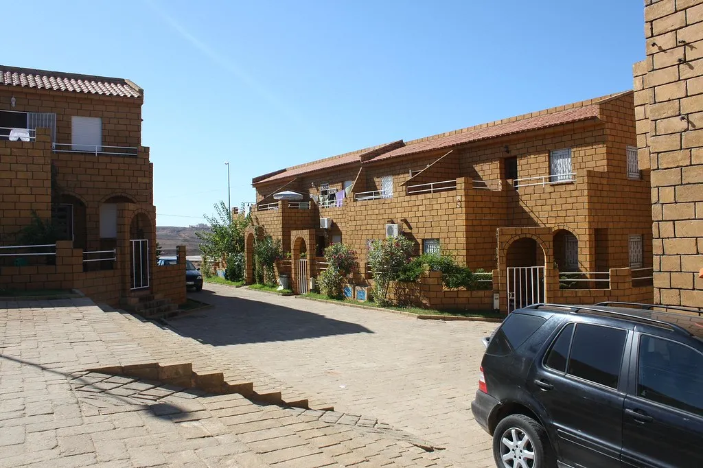 Casa en venta o renta en Cimatario, remodelada — foto 3